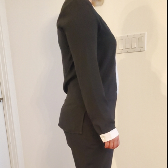Black 1. State blouse with off-white trim - Picture 7 of 13